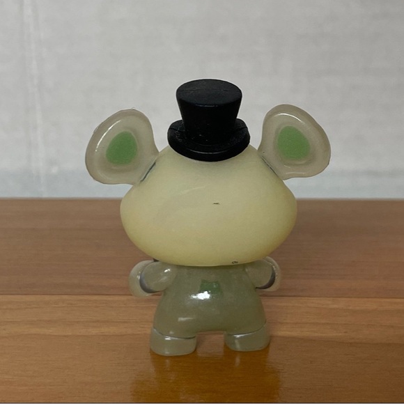 Five nights at freddy's Glow In The Dark Freddy Collectable Toy Figure 2016 - Picture 4 of 8